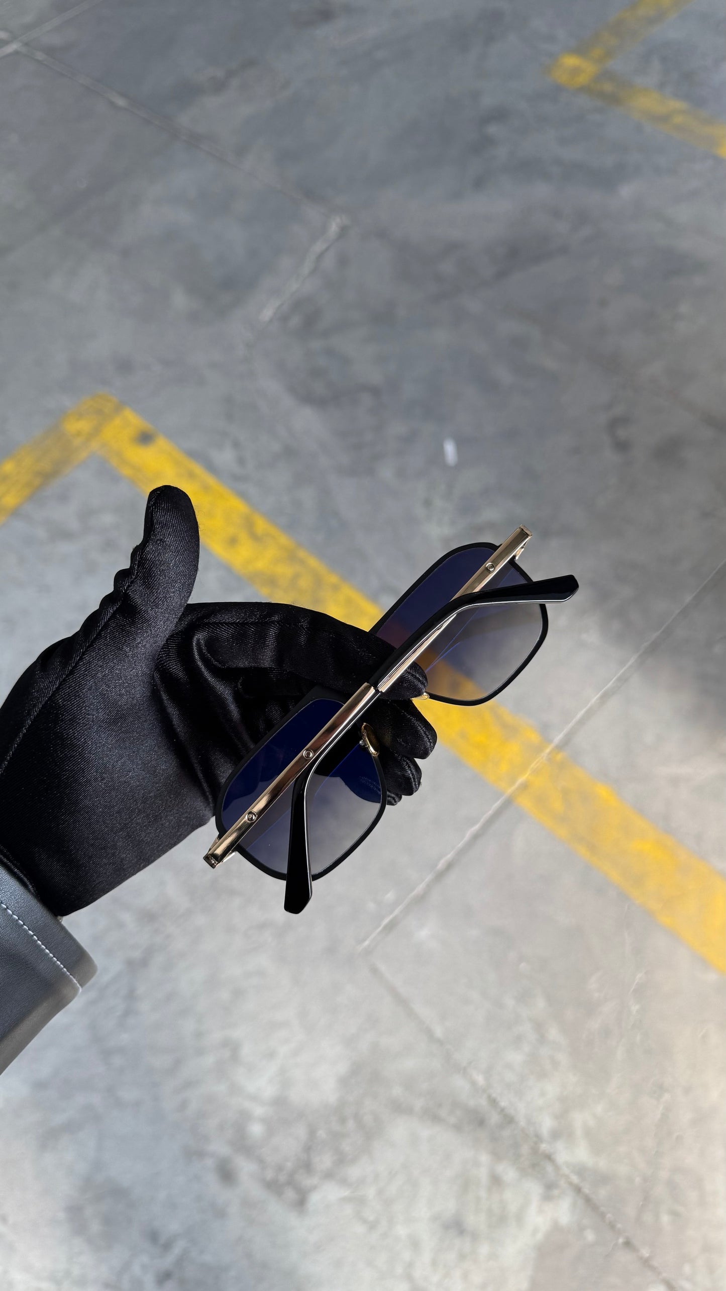 Zeya Black- Gold (Premium)
