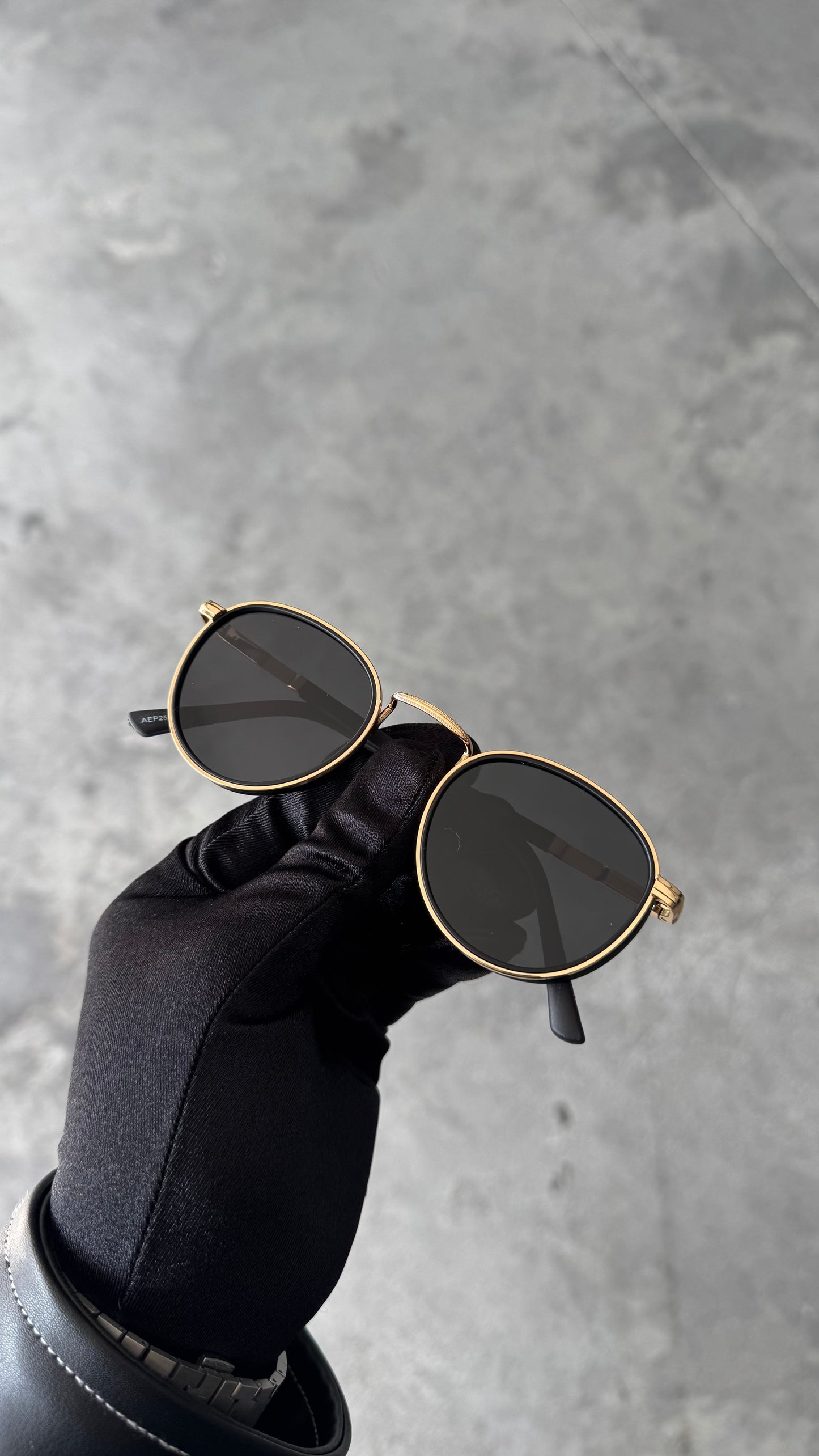 Nira black - gold (Premium)