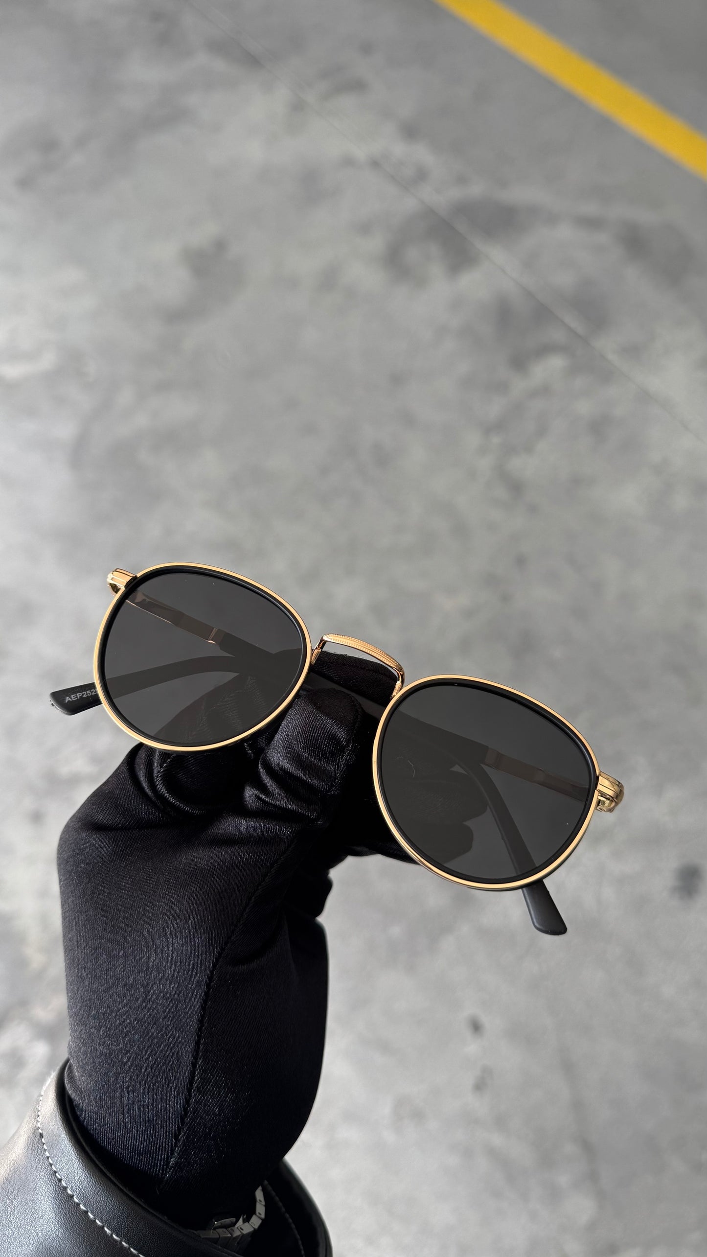 Nira black - gold (Premium)